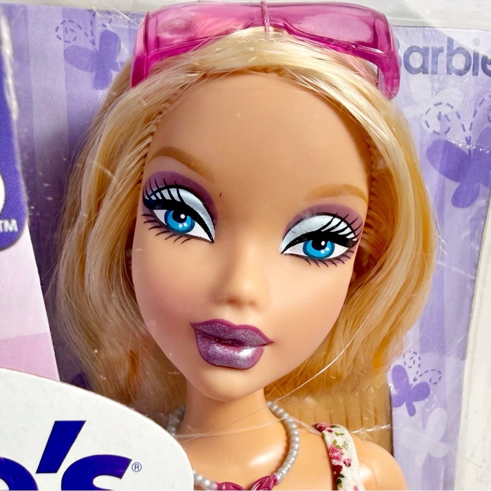 Barbie My Scene “Mall Maniacs Claire's” Doll - Picture 3 of 12